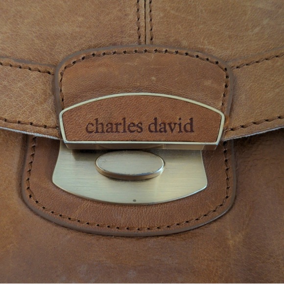Beautiful leather camel EUC Charles David bag - Picture 3 of 7